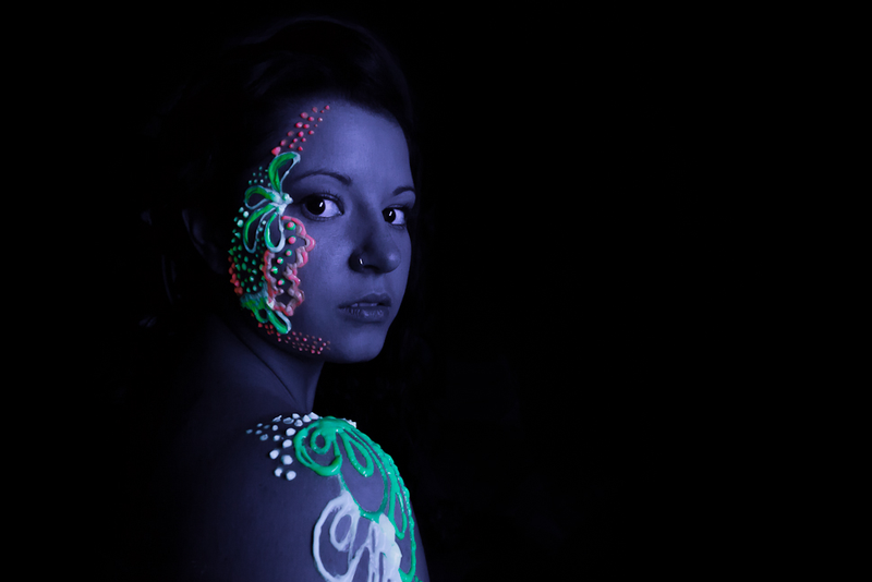 Illustration for article titled 10 Psychedelic Blacklight Portraits